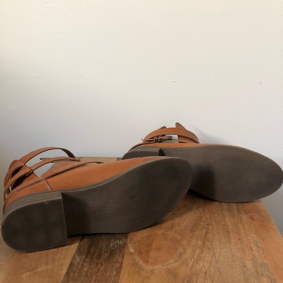 Boots - Picture 4 of 5